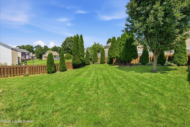 10318 Venado Dr, Louisville, KY 40291