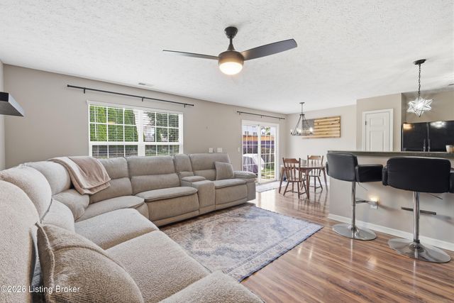 10318 Venado Dr, Louisville, KY 40291