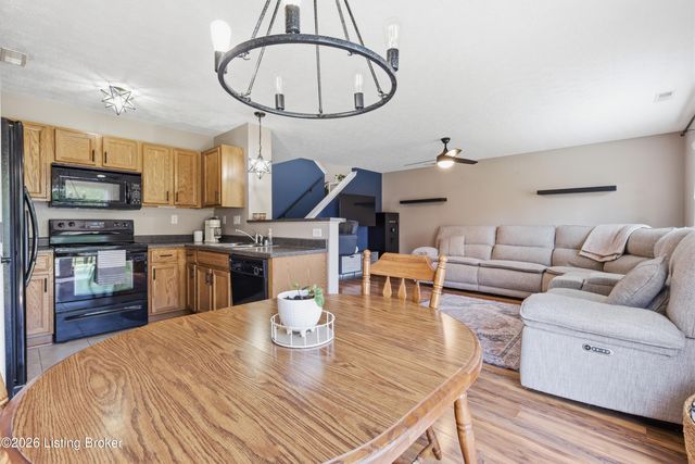 10318 Venado Dr, Louisville, KY 40291