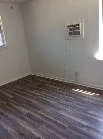 5218 Greylog, Houston, TX 77048