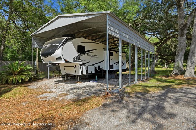 7037 County Road 625, Bushnell, FL 33513