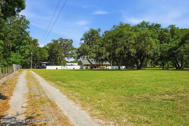 7037 County Road 625, Bushnell, FL 33513