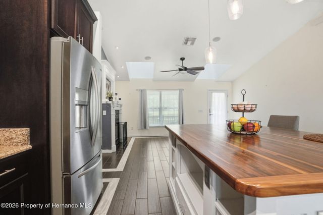 7037 County Road 625, Bushnell, FL 33513