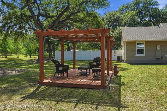 7037 County Road 625, Bushnell, FL 33513