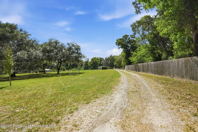 7037 County Road 625, Bushnell, FL 33513