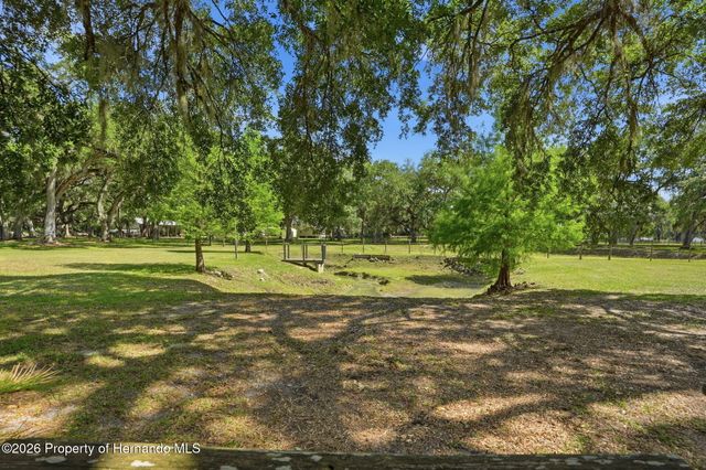 7037 County Road 625, Bushnell, FL 33513