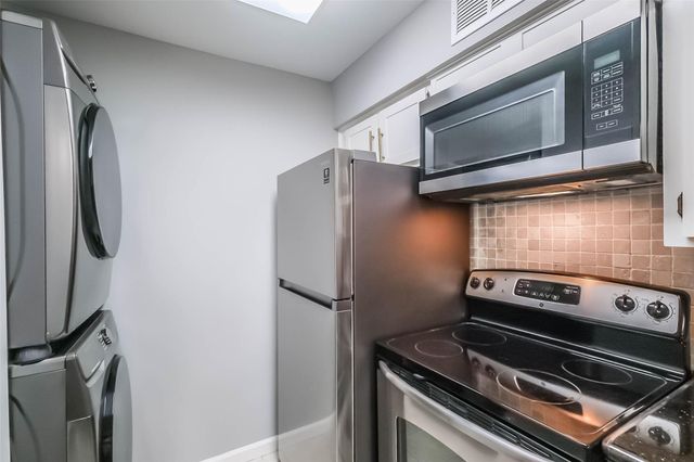 2125 Augusta Drive 9, Houston, TX 77057