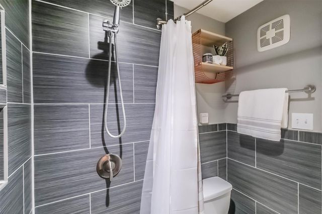 2125 Augusta Drive 9, Houston, TX 77057