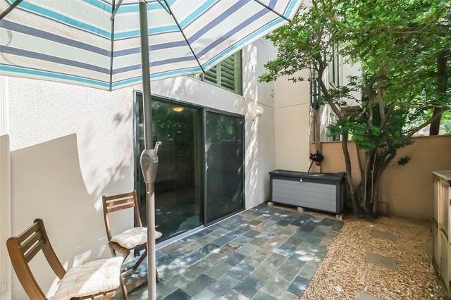 2125 Augusta Drive 9, Houston, TX 77057
