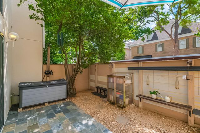 2125 Augusta Drive 9, Houston, TX 77057