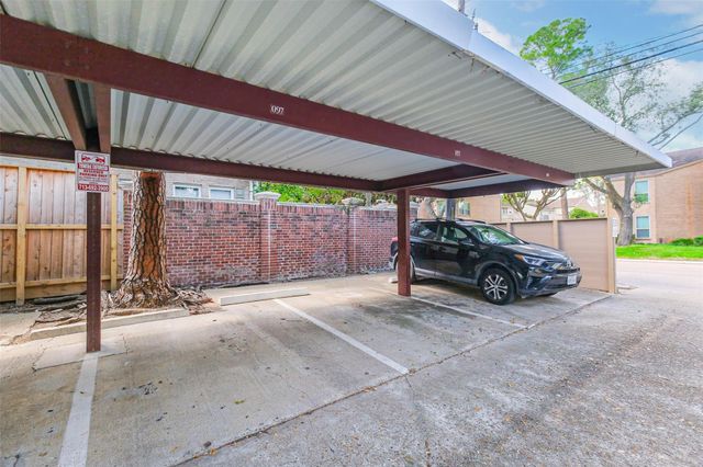 2125 Augusta Drive 9, Houston, TX 77057