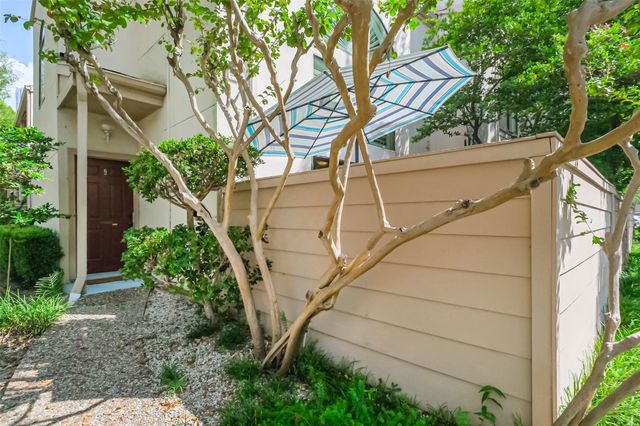 2125 Augusta Drive 9, Houston, TX 77057