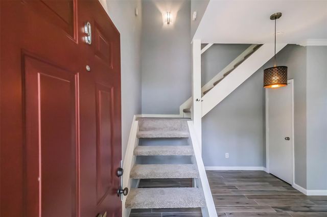 2125 Augusta Drive 9, Houston, TX 77057