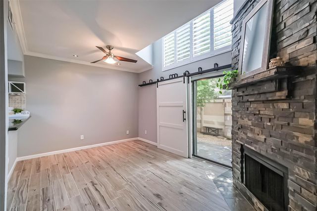2125 Augusta Drive 9, Houston, TX 77057