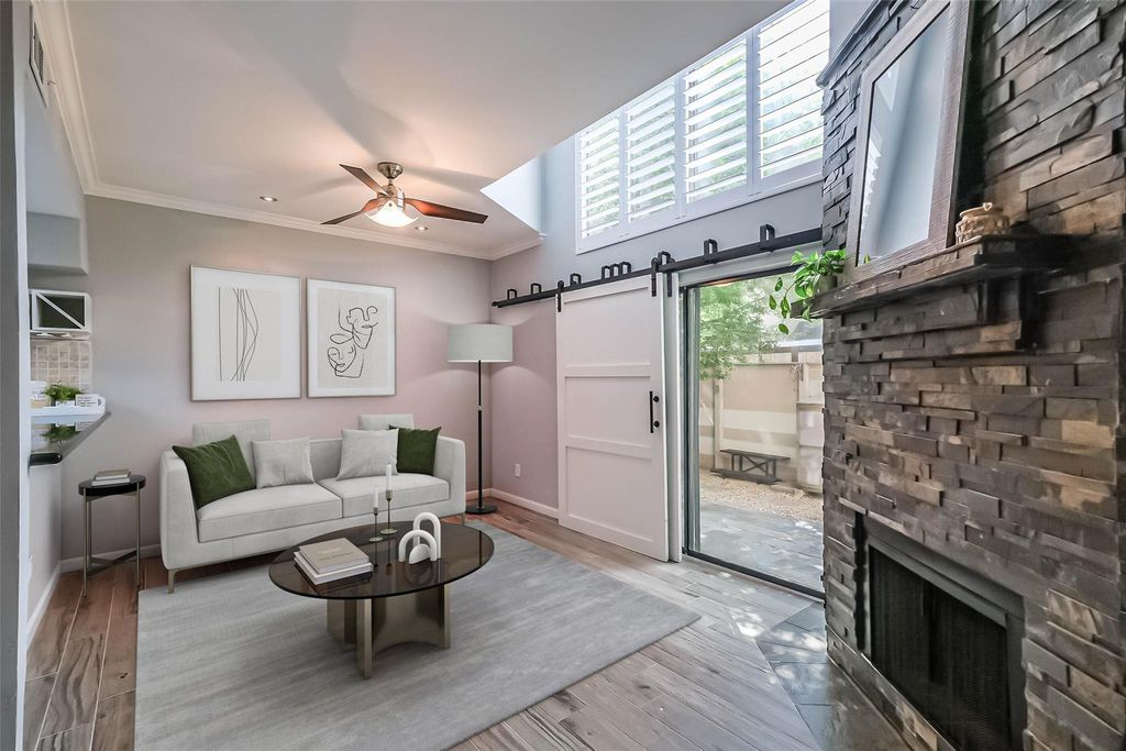 2125 Augusta Drive 9, Houston, TX 77057