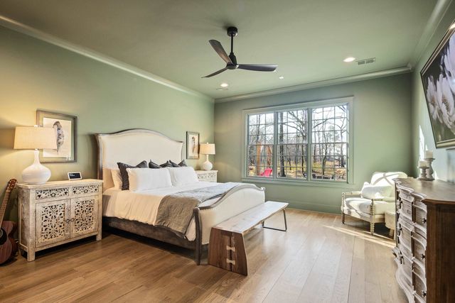 9713 POPLAR AVE, Germantown, TN 38139