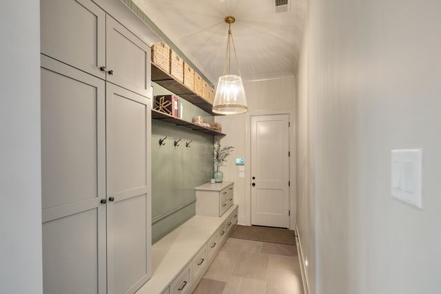 9713 POPLAR AVE, Germantown, TN 38139