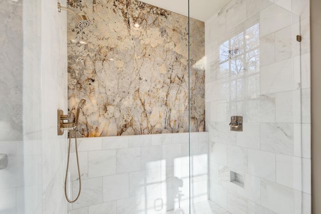 9713 POPLAR AVE, Germantown, TN 38139