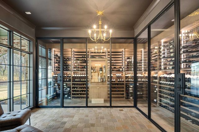 9713 POPLAR AVE, Germantown, TN 38139