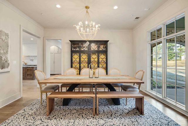 9713 POPLAR AVE, Germantown, TN 38139