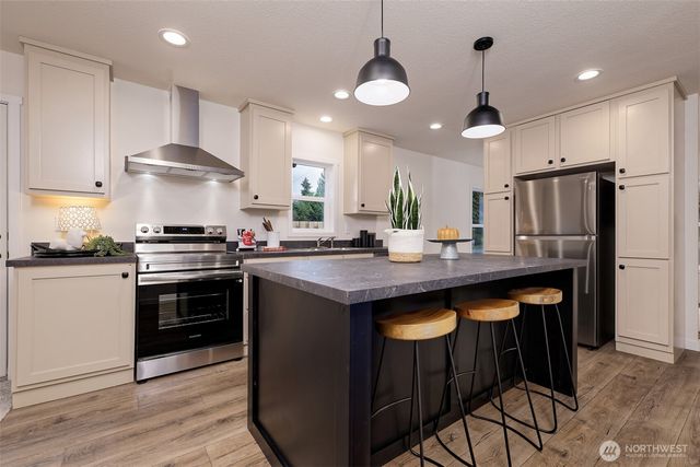 111 E Ashwood Lane, Shelton, WA 98584
