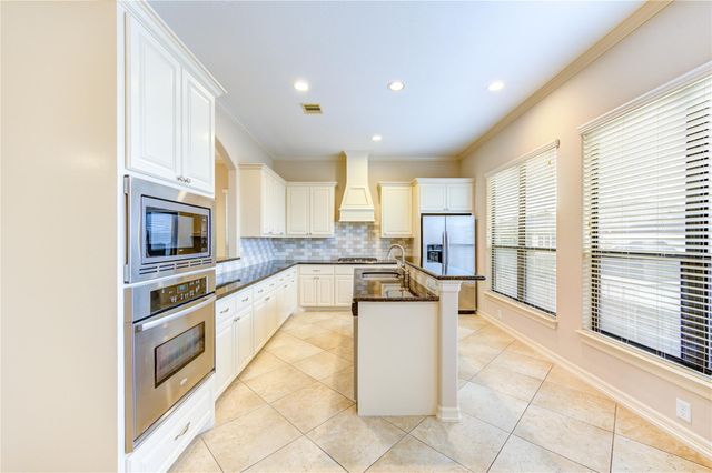 11207 Tramonto Drive, Houston, TX 77042