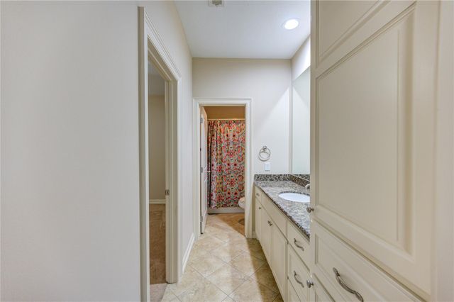 11207 Tramonto Drive, Houston, TX 77042