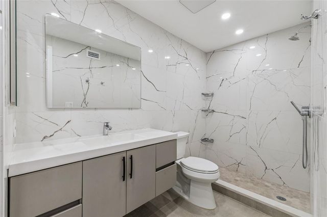 5124 CONROY ROAD 24, Orlando, FL 32811