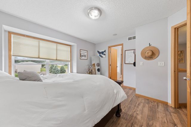 2555 11th Avenue, Anoka, MN 55303