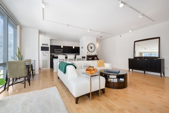 8 E Randolph Street 1401, Chicago, IL 60601