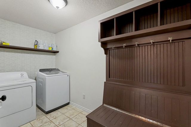 329 S Grand Mere Ct, Wichita, KS 67230