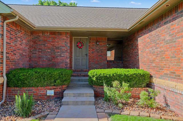 329 S Grand Mere Ct, Wichita, KS 67230