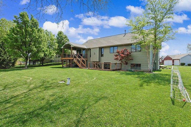 329 S Grand Mere Ct, Wichita, KS 67230