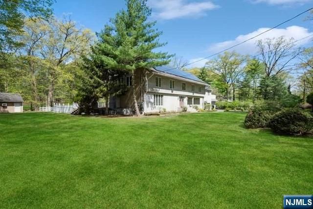 15 Old Oak Drive, Mahwah, NJ 07430