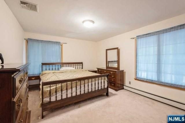 15 Old Oak Drive, Mahwah, NJ 07430