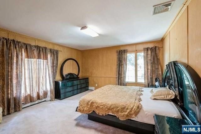 15 Old Oak Drive, Mahwah, NJ 07430