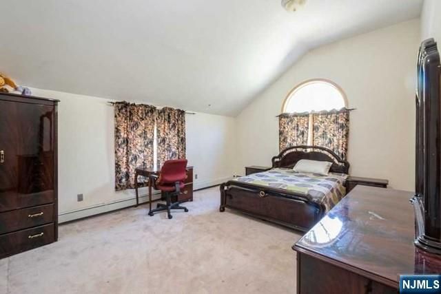 15 Old Oak Drive, Mahwah, NJ 07430