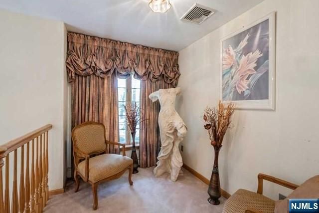 15 Old Oak Drive, Mahwah, NJ 07430