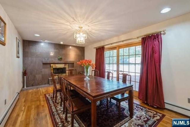 15 Old Oak Drive, Mahwah, NJ 07430