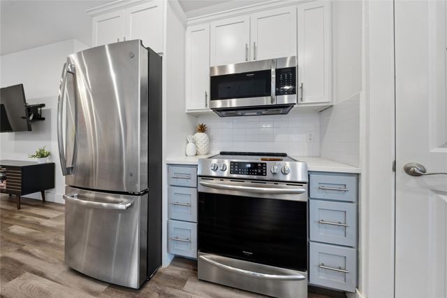 7502 Stable LN, Lago Vista, TX 78645