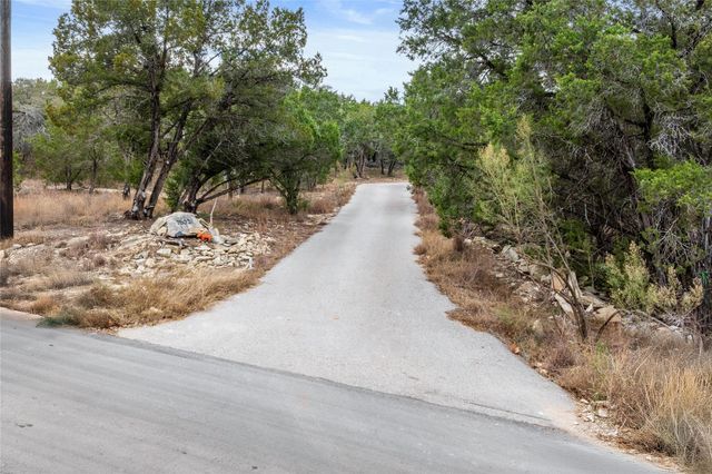 7502 Stable LN, Lago Vista, TX 78645