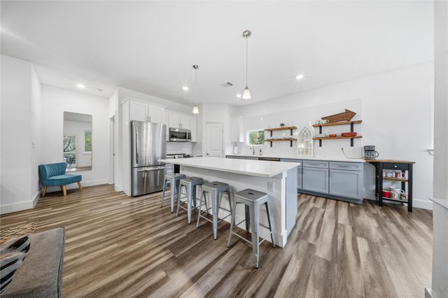 7502 Stable LN, Lago Vista, TX 78645