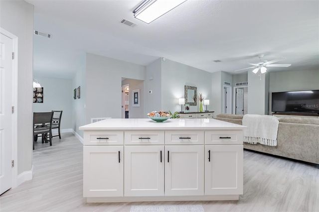 5084 76TH STREET N, St Petersburg, FL 33709
