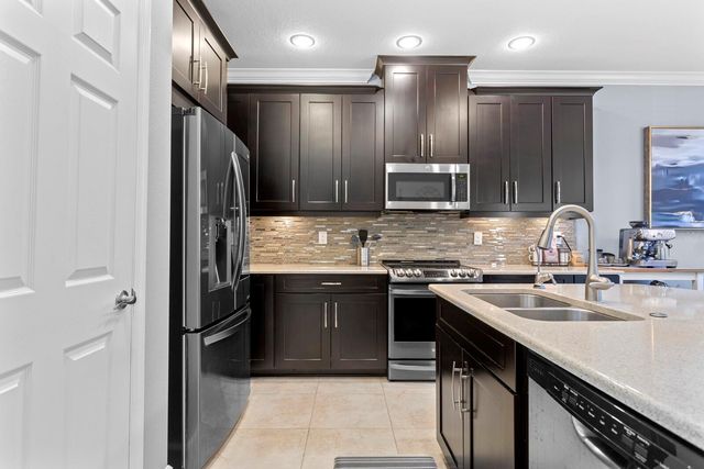 8711 TERRACINA LAKE DRIVE, Tampa, FL 33625