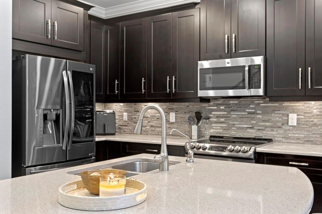 8711 TERRACINA LAKE DRIVE, Tampa, FL 33625