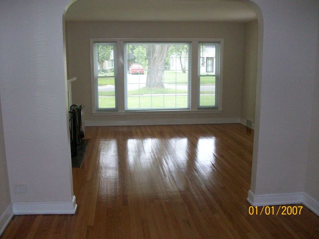 2329 S 16th Avenue, Broadview, IL 60155
