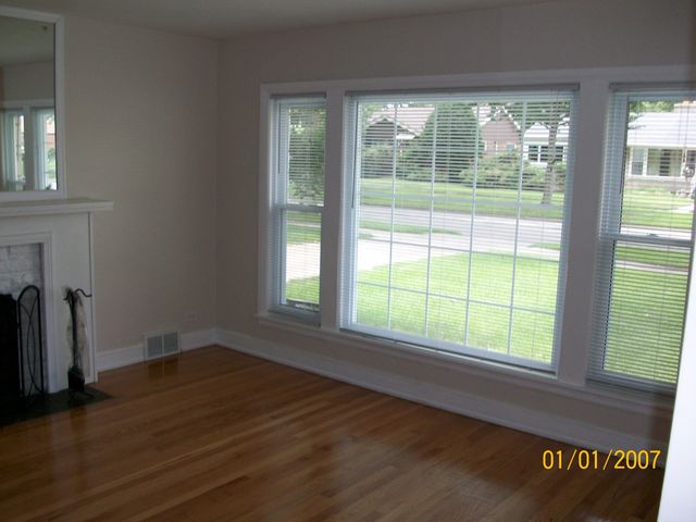 2329 S 16th Avenue, Broadview, IL 60155