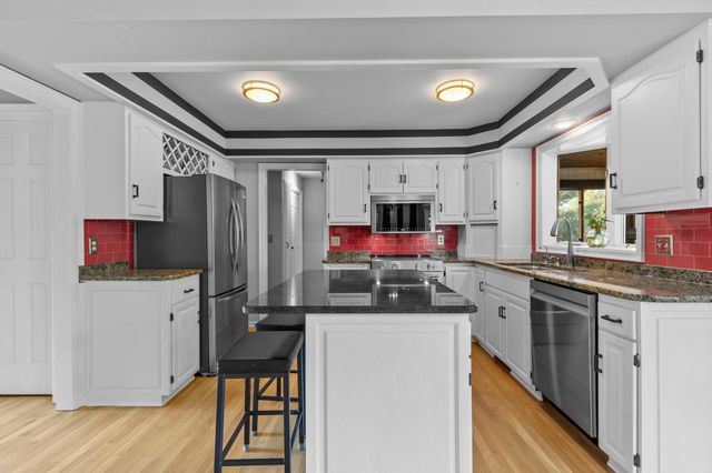 9348 Olympia Drive, Eden Prairie, MN 55347