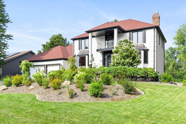 9348 Olympia Drive, Eden Prairie, MN 55347