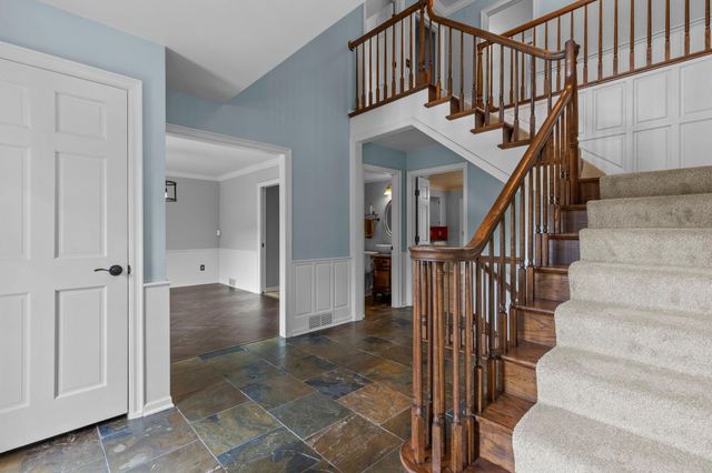 9348 Olympia Drive, Eden Prairie, MN 55347